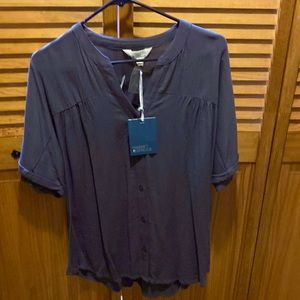 NWT / Market &Spruce button up short sleeve blouse .